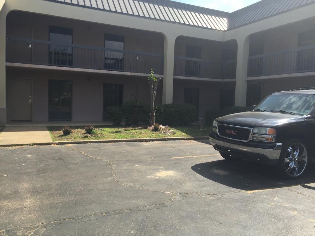 Grenada Inn Exterior photo