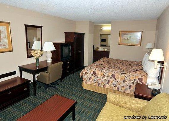 Grenada Inn Room photo
