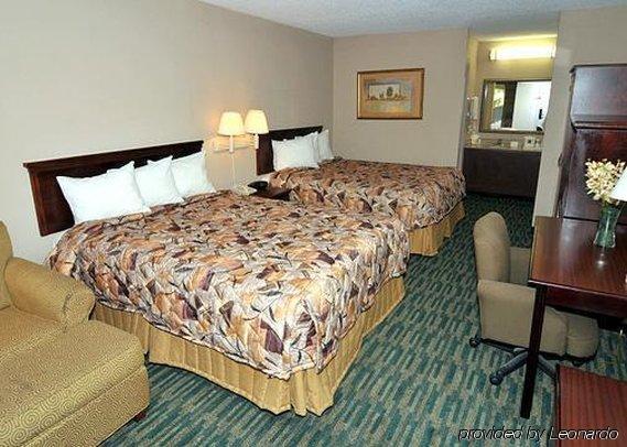 Grenada Inn Room photo