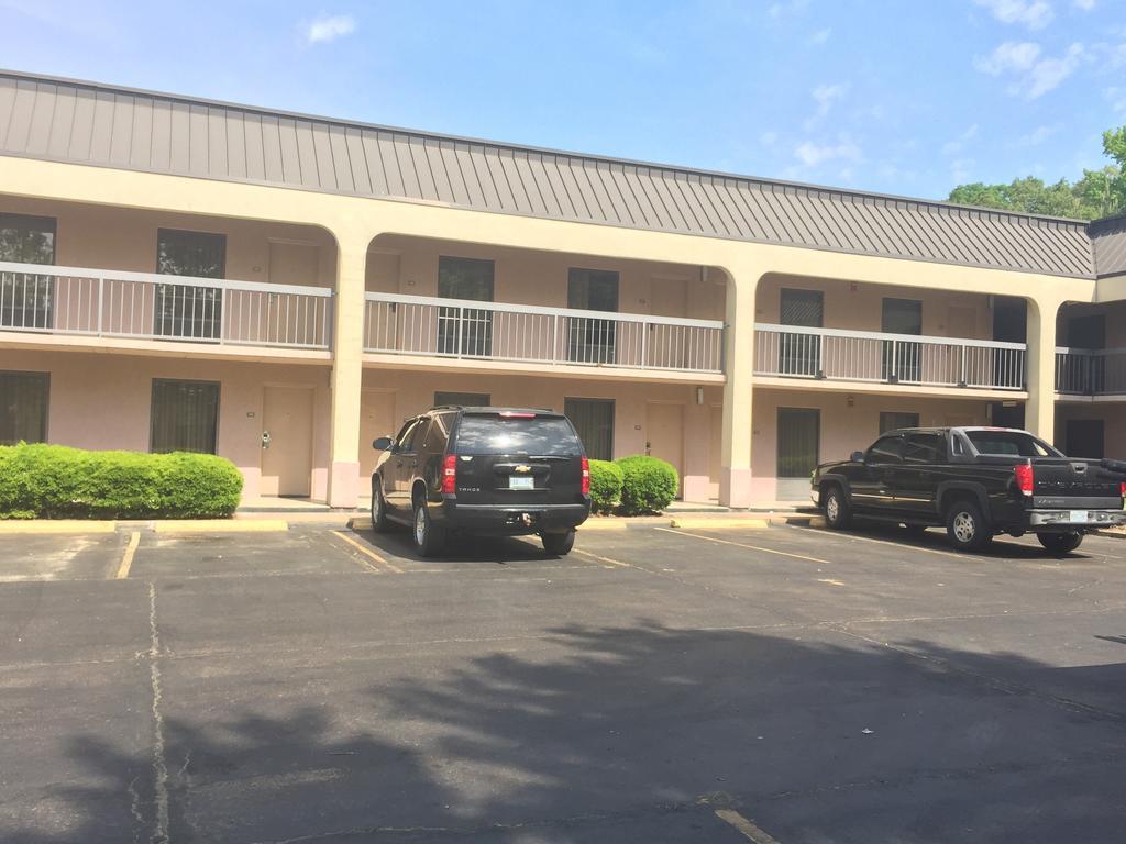 Grenada Inn Exterior photo