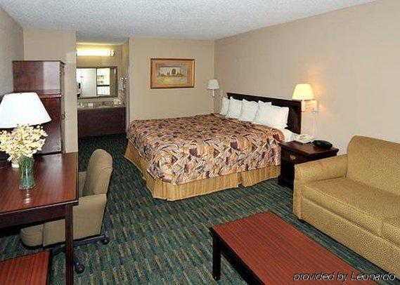 Grenada Inn Room photo